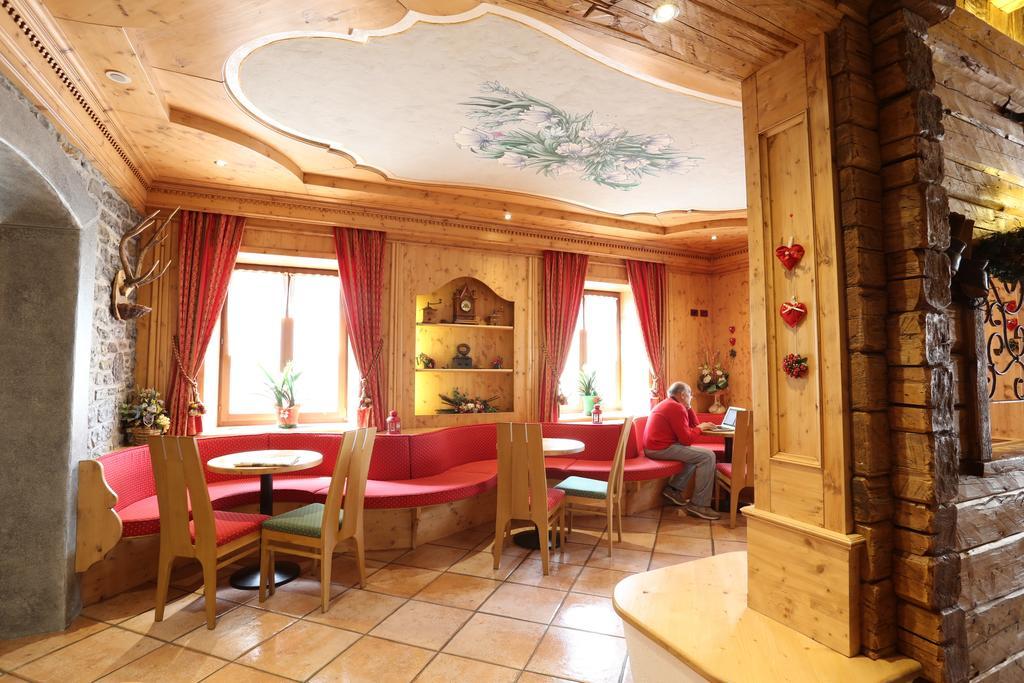 Albergo Centrale 上福尔尼 外观 照片