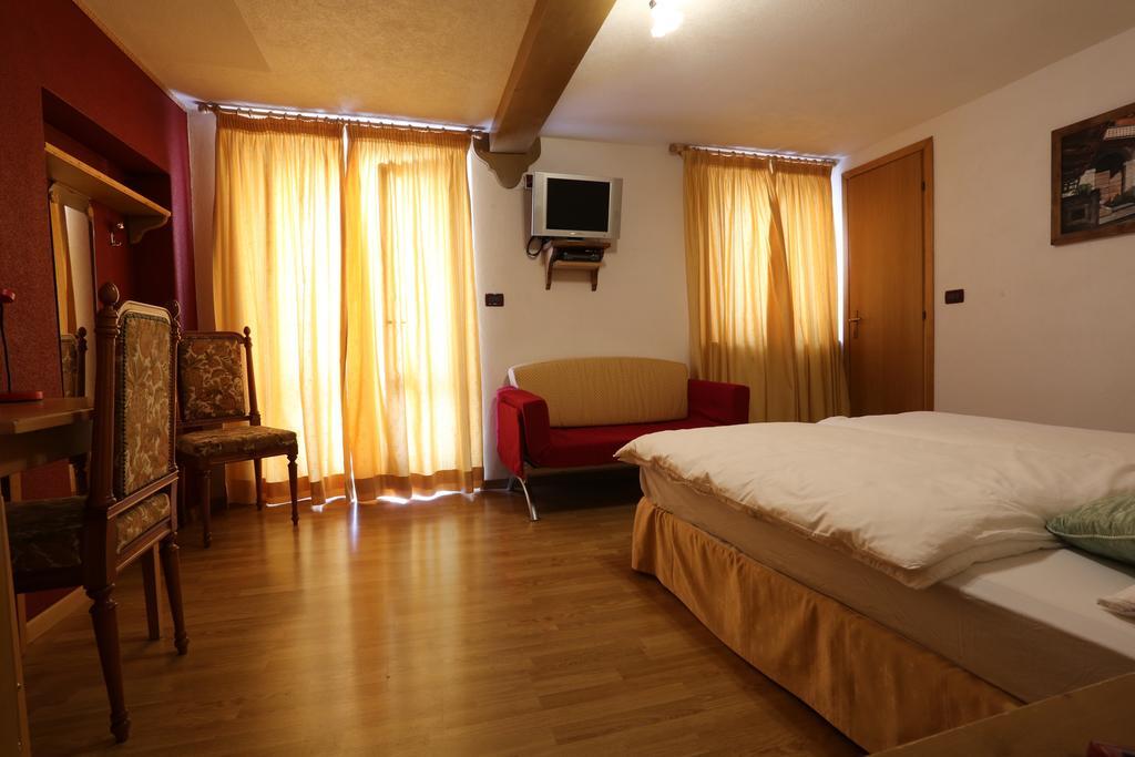 Albergo Centrale 上福尔尼 客房 照片