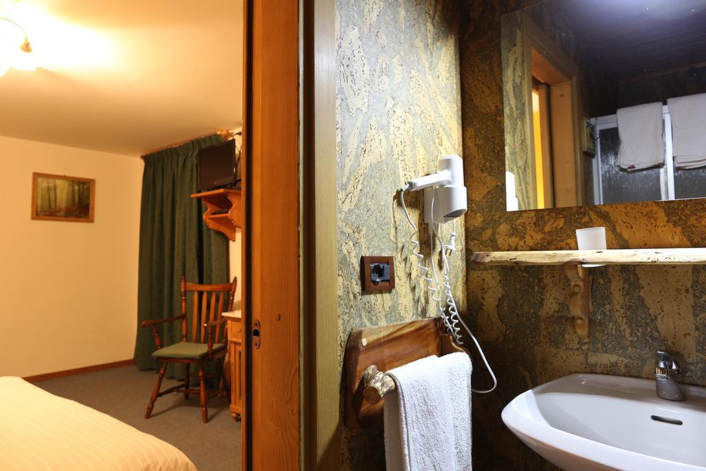 Albergo Centrale 上福尔尼 外观 照片