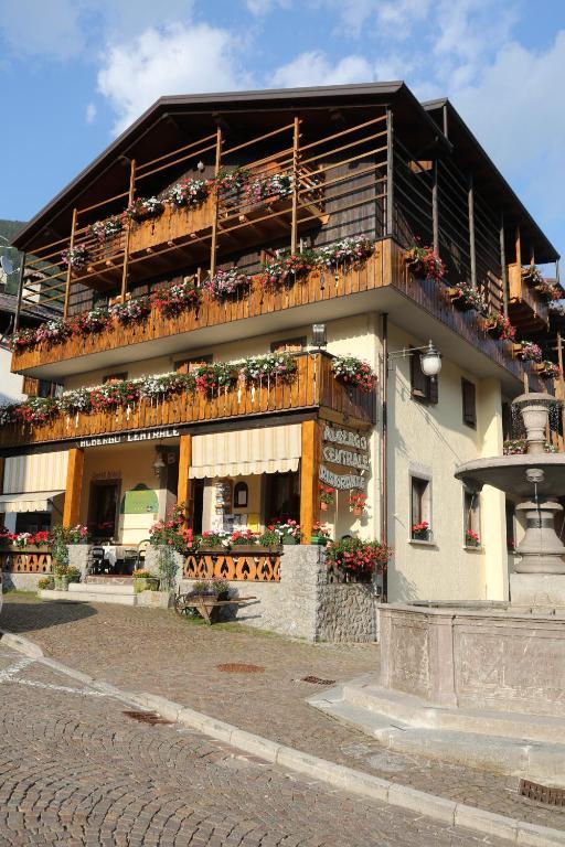 Albergo Centrale 上福尔尼 外观 照片