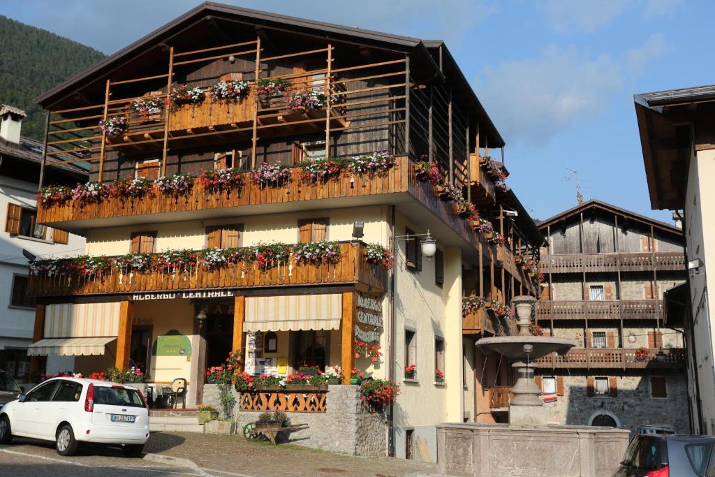 Albergo Centrale 上福尔尼 外观 照片
