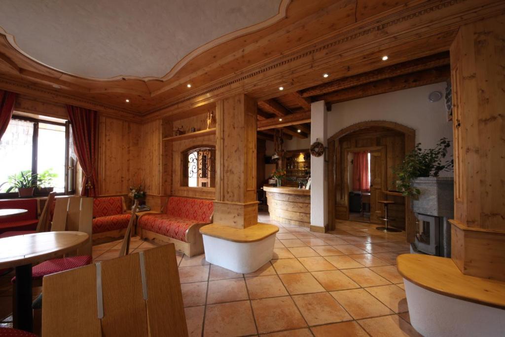 Albergo Centrale 上福尔尼 外观 照片